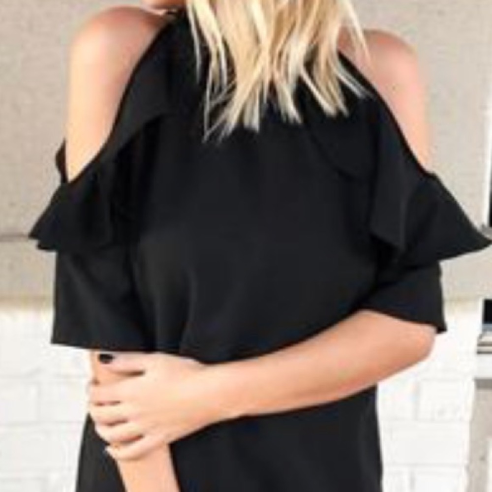 Black cold shoulder tank
